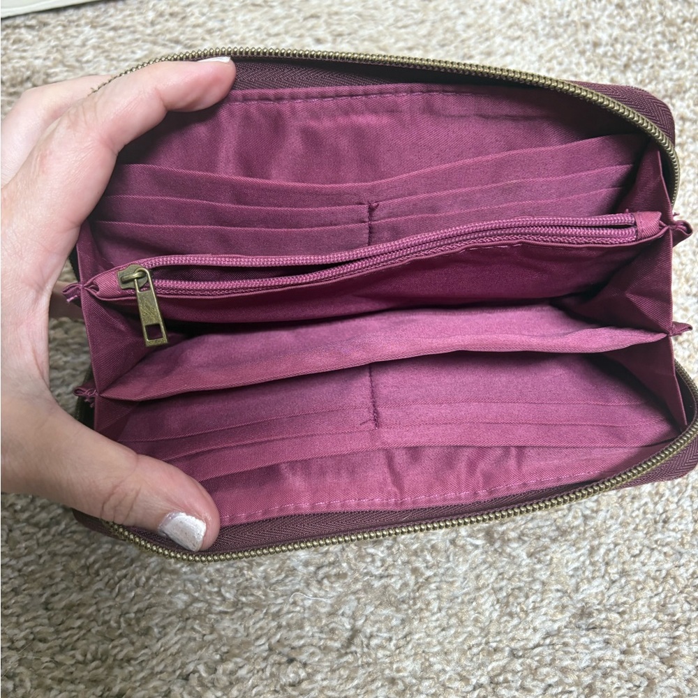 Travelon maroon floral wallet wristlet travel organization clean minor wear EUC - Picture 8 of 14